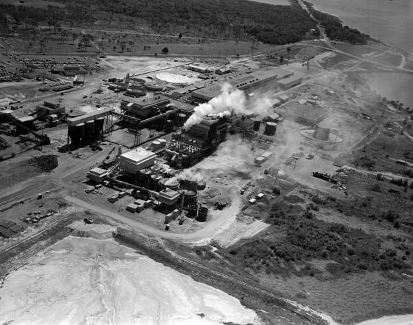 Paper mills such as this one along the Broward River, run by the St. Regis Paper Company, contributed to poor air quality in Jacksonville.